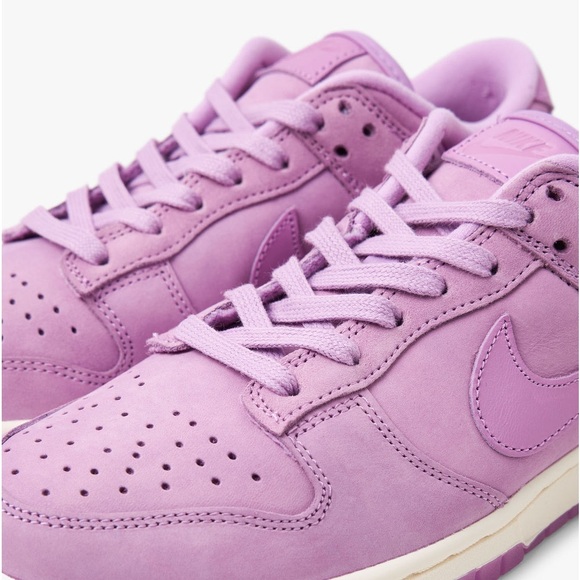 Nike
Nike Women's Dunk Low PRM MF / Rush Fuchsia | NEW/NIB!! 👟💜👟💜 - Picture 7 of 12